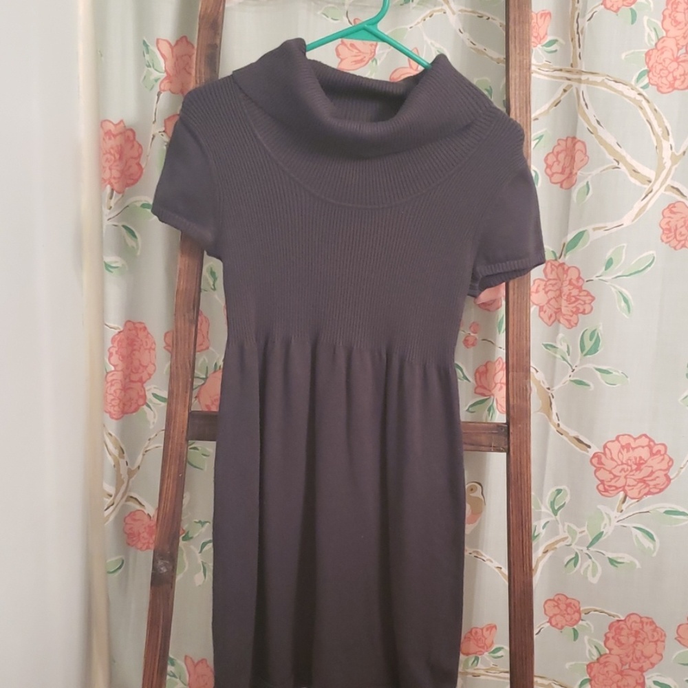 Short sleeve sweater dreas.